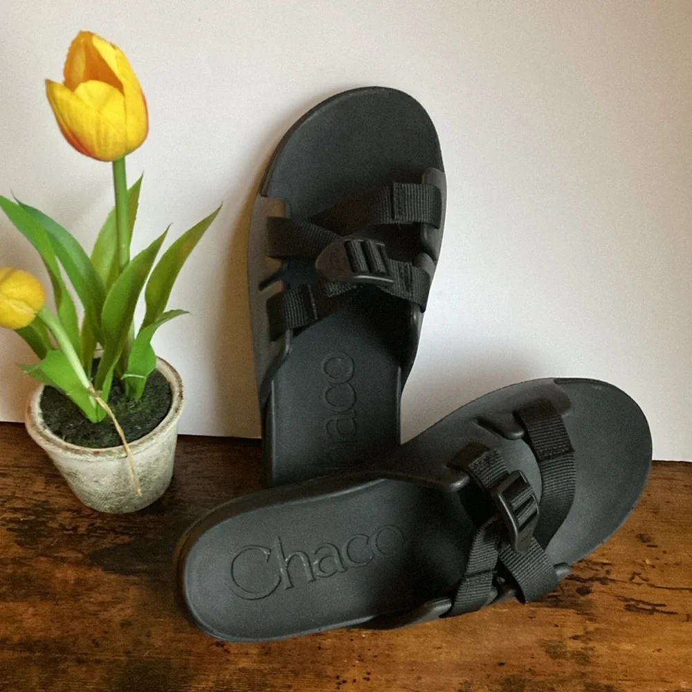 CHACO Chillos Black Strappy Sandals Slides Kids Size 5